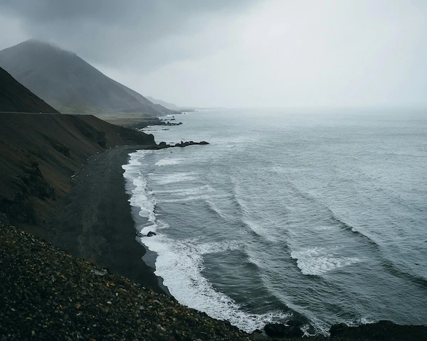 playa de arena negra Islandia